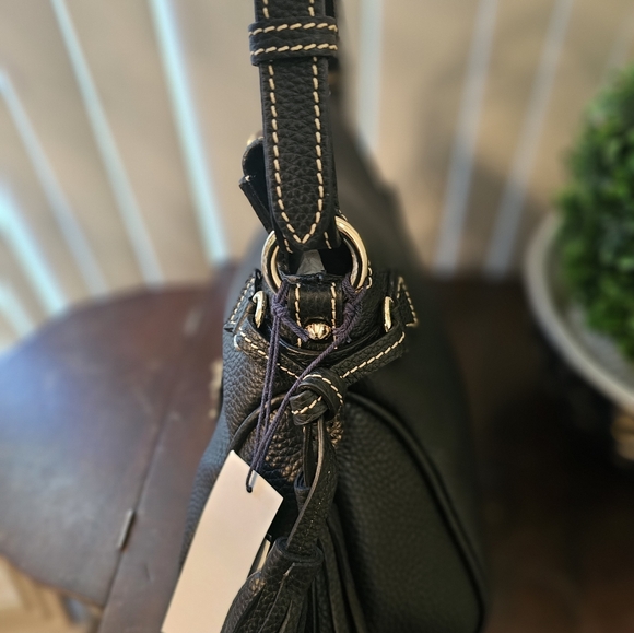 Dooney&Bourke Pebbled Grain Tassel Shoulder Bag "NWT" - Picture 4 of 10
